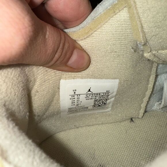 Off-White Cream Sneakers with Retro Design and Chunky Sole - Picture 7 of 10